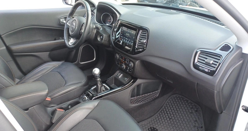 Jeep Compass cena 83500 przebieg: 54390, rok produkcji 2018 z Kluczbork małe 379